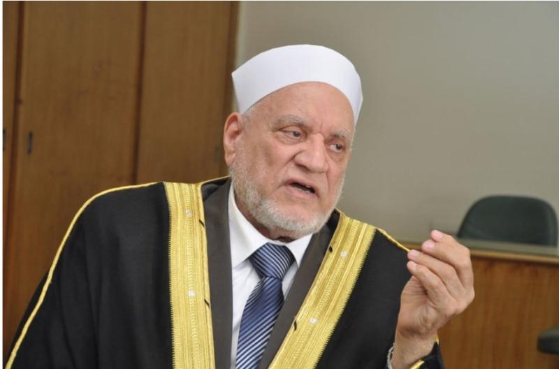 أحمد عمر هاشم 