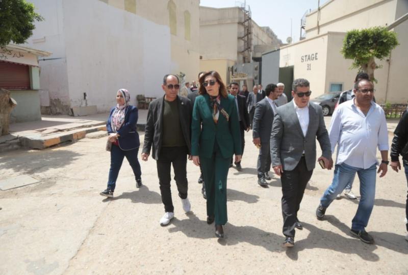 وزيرة الثقافة