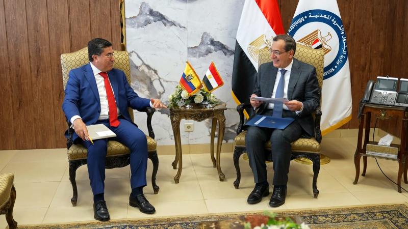 المهندس طارق الملا وسفير الإكوادور بالقاهرة