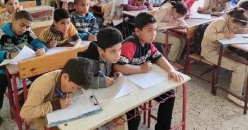 انتظام امتحانات شهر مارس لصفوف النقل بالمدارس