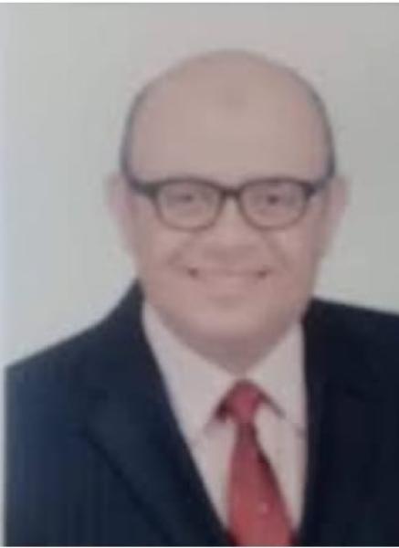 ياسر سامى مدين رئيس حى العجوزة.