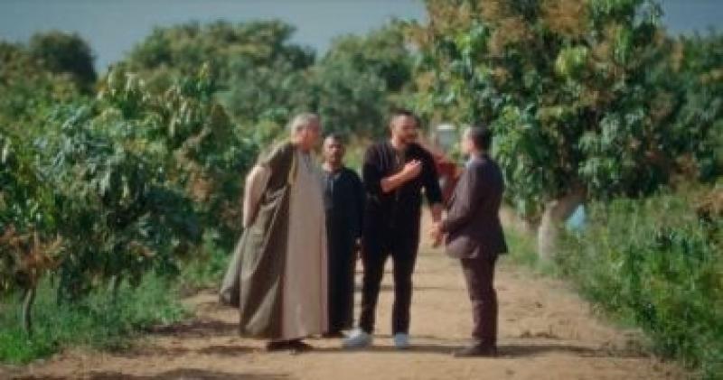 عم حسن يتدخل لإفساد بيع الارض
