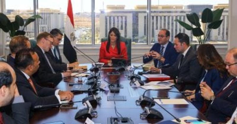 الدكتورة رانيا المشاط خلال الاجتماع