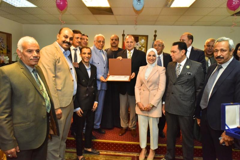 محافظ أسيوط 
