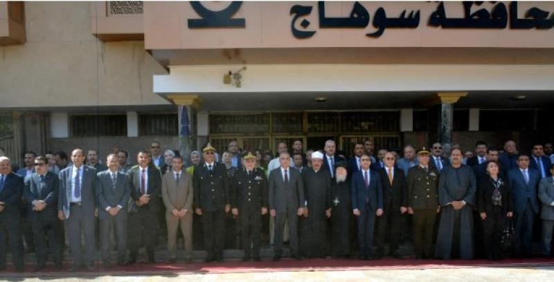 محافظ سوهاج والقيادات التنفيذية والشعبية