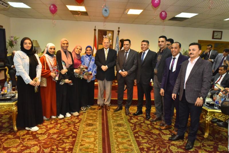 محافظ أسيوط 