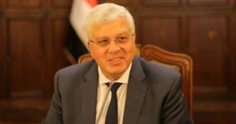 أيمن عاشور 
