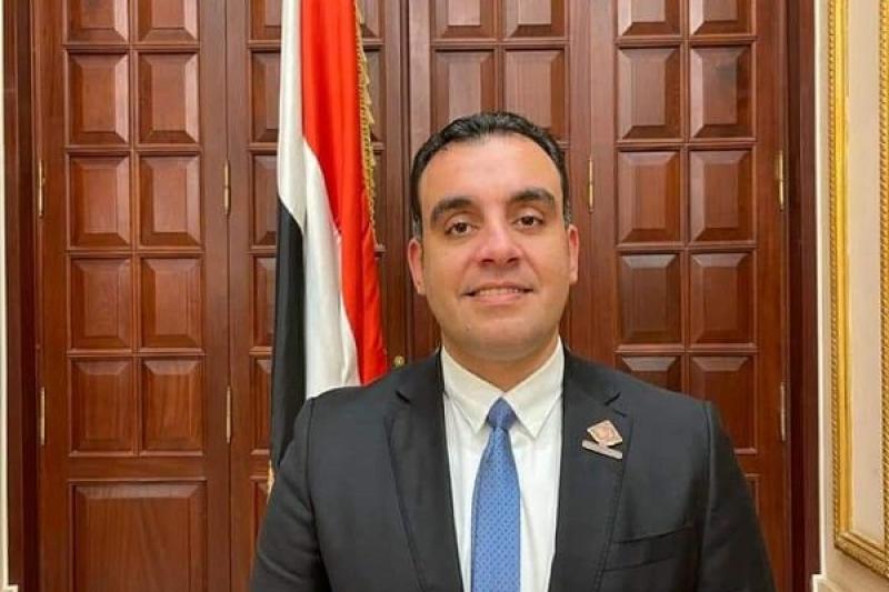 الدكتور محمد السباعي