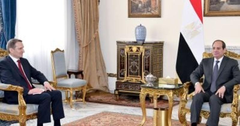 خلال الاجتماع