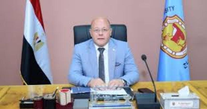 الدكتور حسان النعمانى رئيس جامعة سوهاج