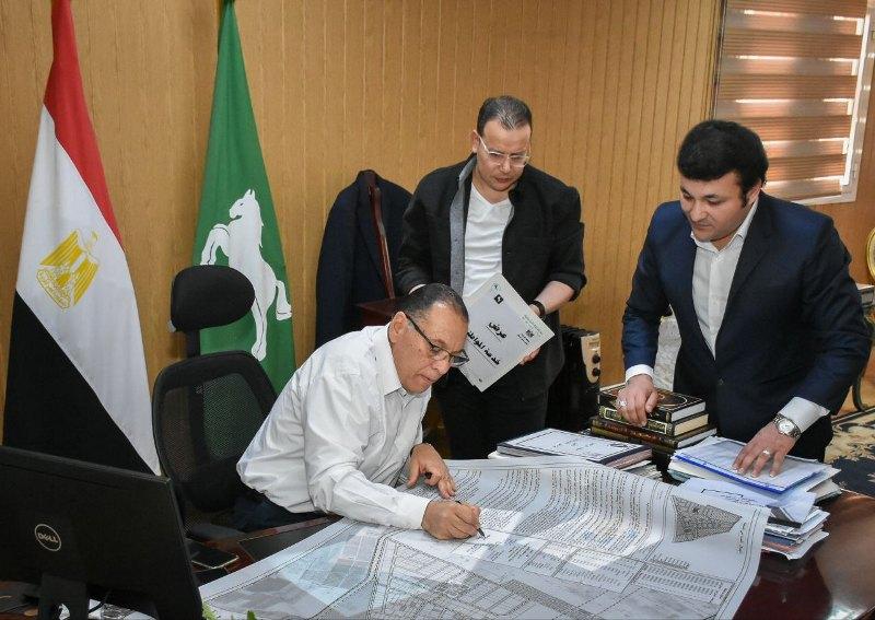 المحافظ يعتمد