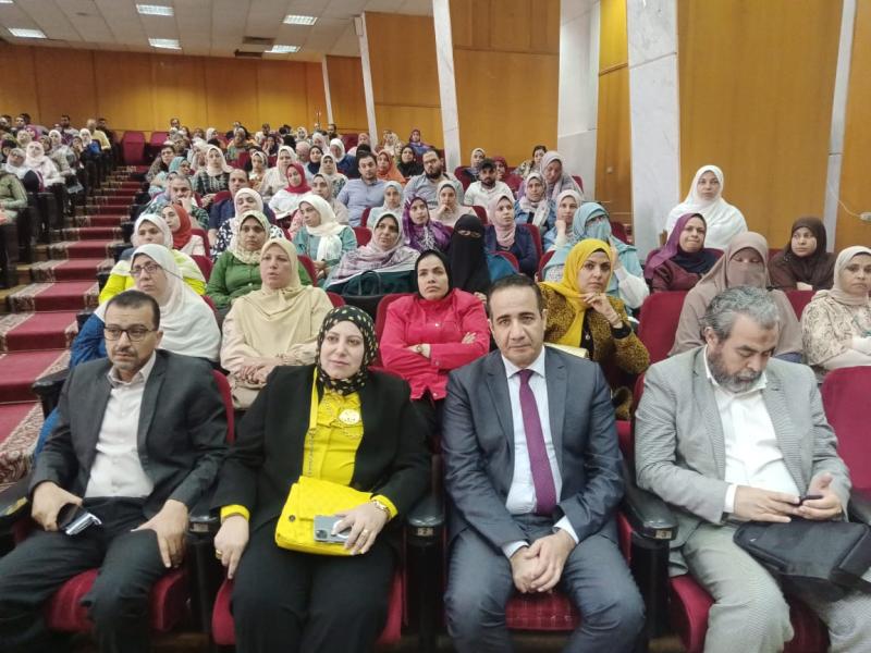 جانب من المؤتمر 
