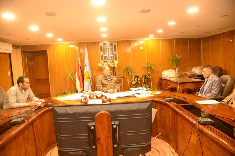 محافظ أسيوط 