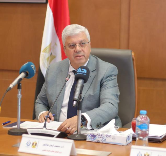 الدكتور ايمن عاشور