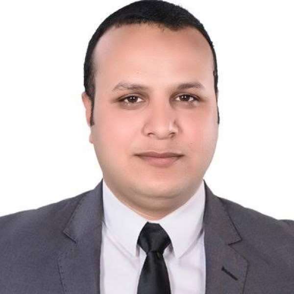 الدكتور عاصم حجازى 