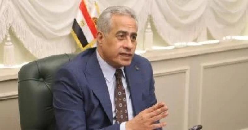وزير العمل 