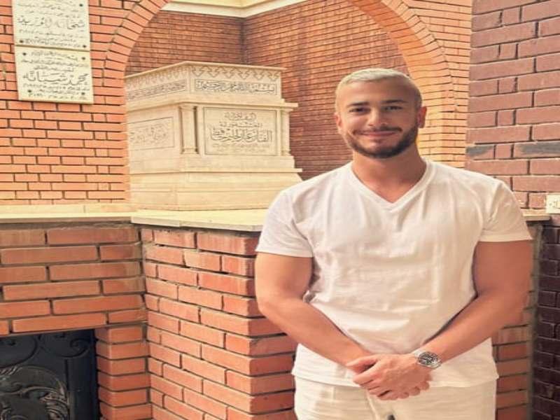 زيارة الفنان سعد لمجرد إلى مقابر المشاهير