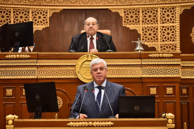أيمن عاشور أمام الشيوخ 