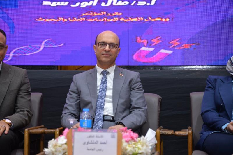 رئيس جامعة أسيوط 