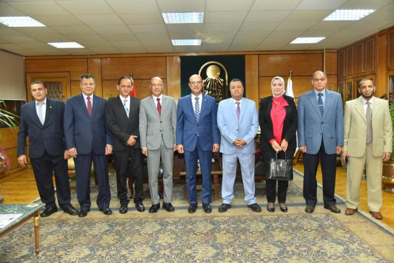 رئيس جامعة أسيوط 