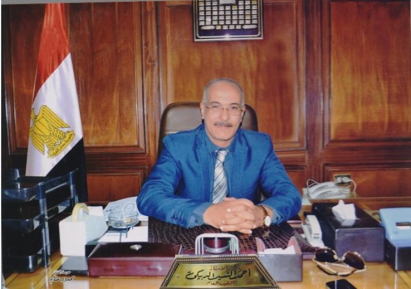 أحمد السيد الدبيكي النقيب العام للعلوم الصحية