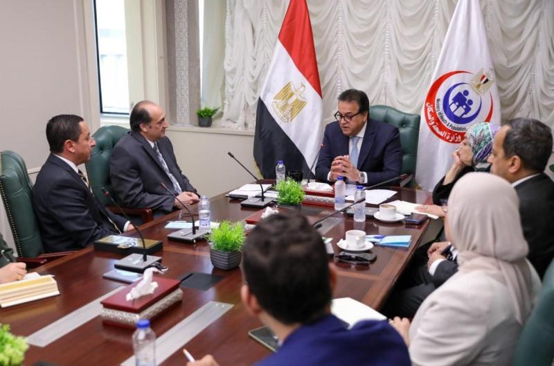 لقاء وزير الصحة