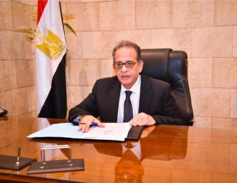  طارق عبد العزيز  