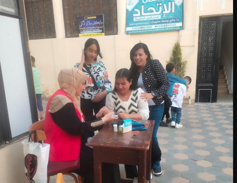 الفرق الطبية أمام الكنائس والمتنزهات والنوادي بالدقهلية
