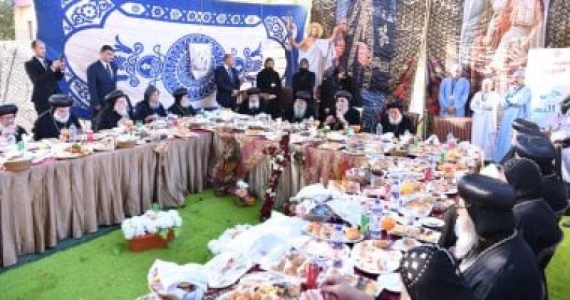 البابا تواضروس الثانى يلتقي أحبار الكنيسة في دير السريان