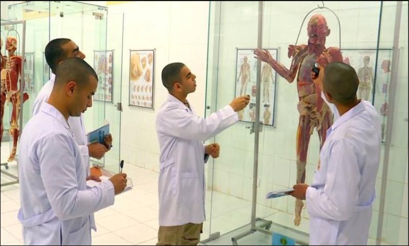 ضباط اطباء بالقوات المسلحة