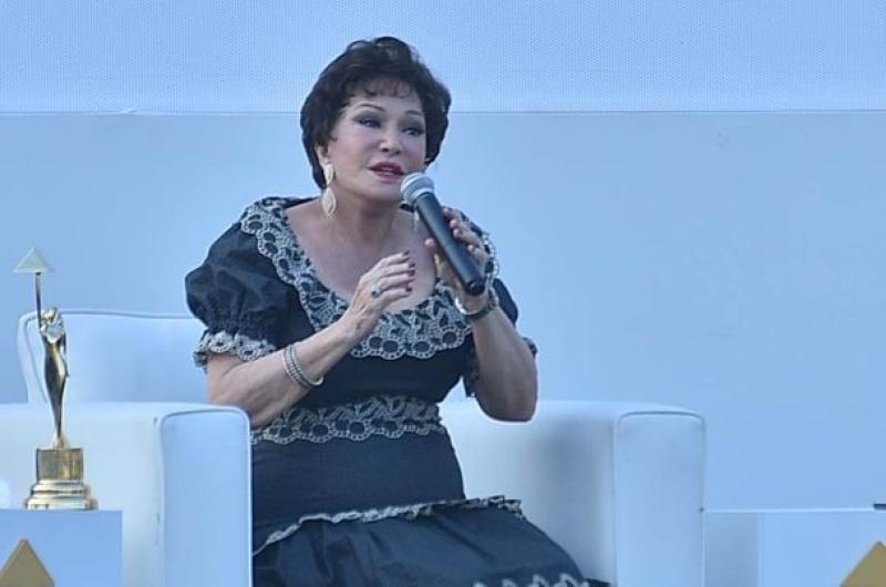 الفنانة لبلبة نجمة ختام مهرجان بردية السينمائي