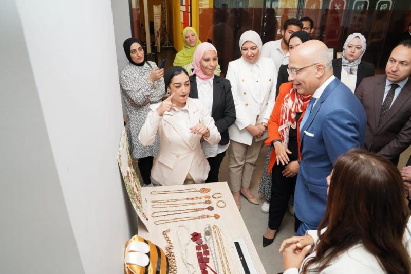 رئيس جامعة عين شمس