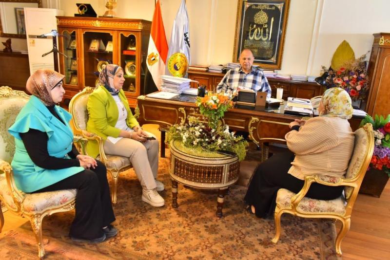 محافظ أسيوط 