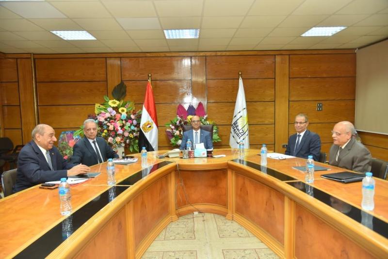 رئيس جامعة أسيوط 