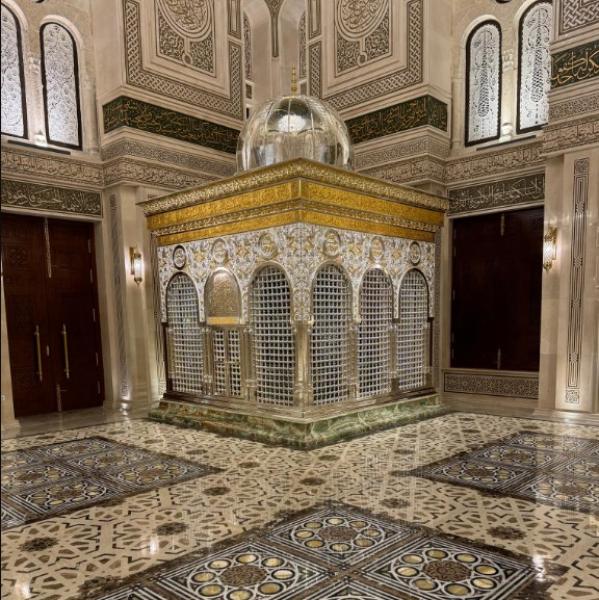  مسجد ومقام السيدة زينب 