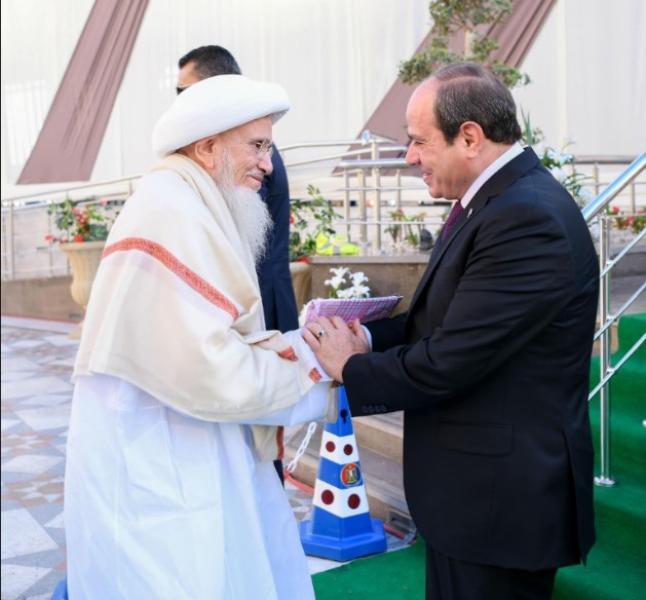 جانب من زيارة الرئيس السيسي لمسجد السيدة  نفيسة اليوم 