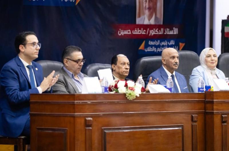 جانب من المناقشة 