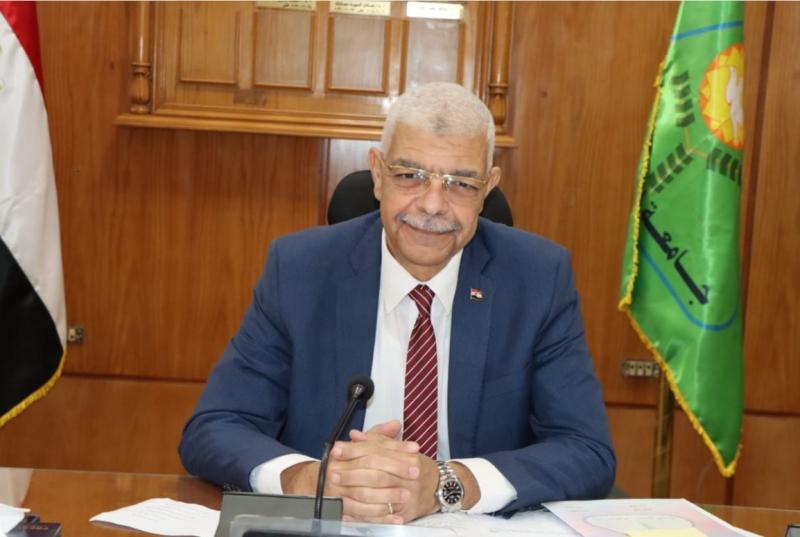 الدكتور أحمـد فـرج القاصـد رئيس جامعة المنوفية