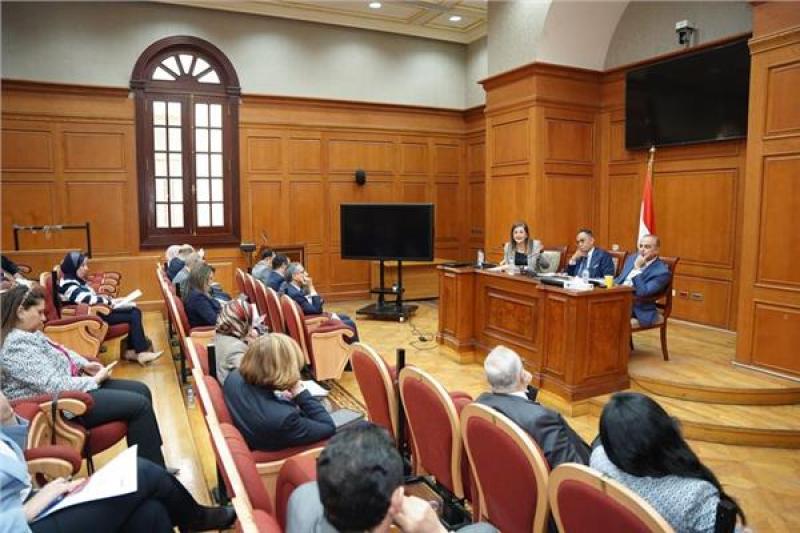 لجنة الشئون المالية والاقتصادية والاستثمار بمجلس الشيوخ