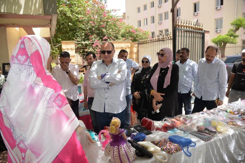 محافظ أسيوط 
