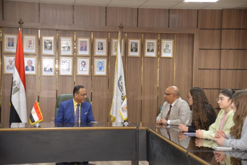 نائب رئيس الجامعه للدراسات 
