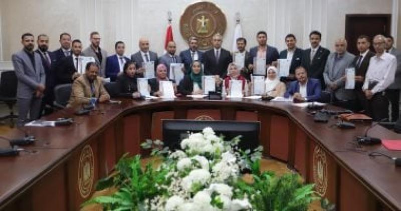 لقاء وزير العمل