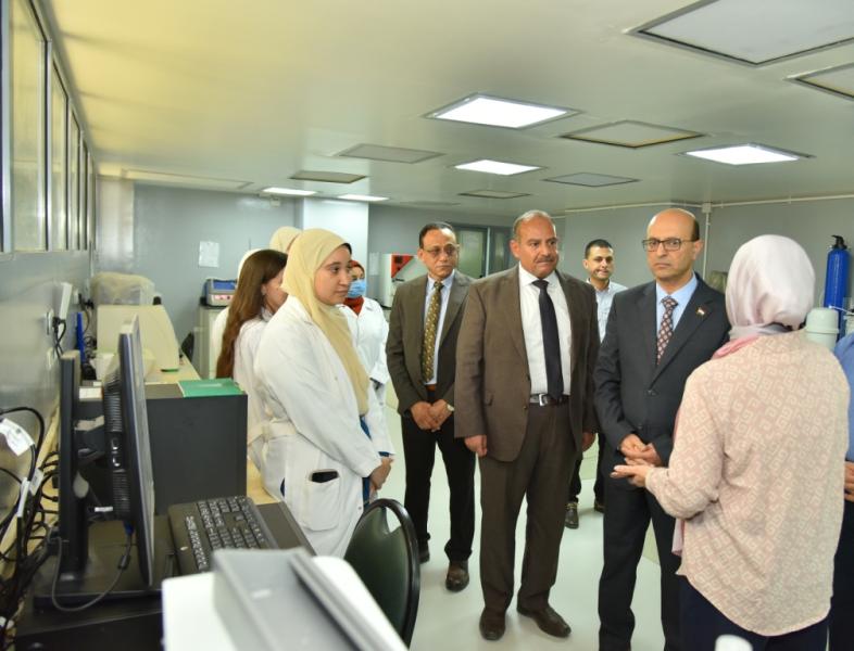 رئيس جامعة أسيوط 