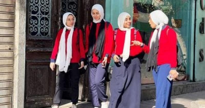 طلاب الشهادة الإعدادية