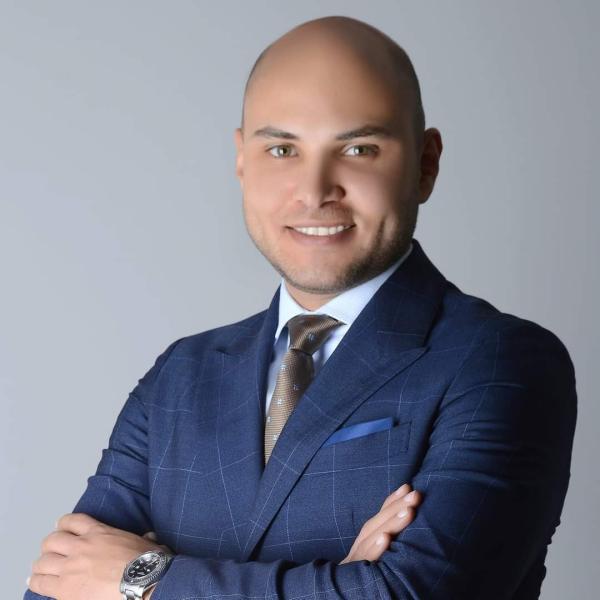 نصر عزام 