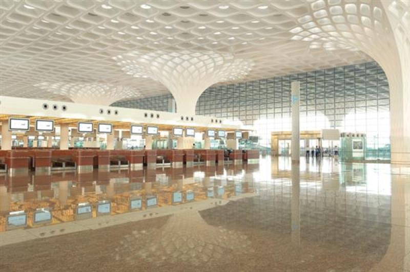 مطار تشاتراباتي شيفاجي الدولي