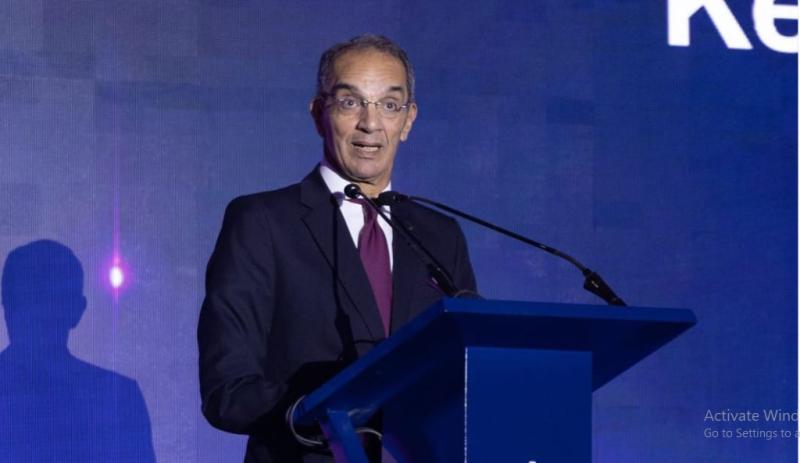 وزير الاتصالات