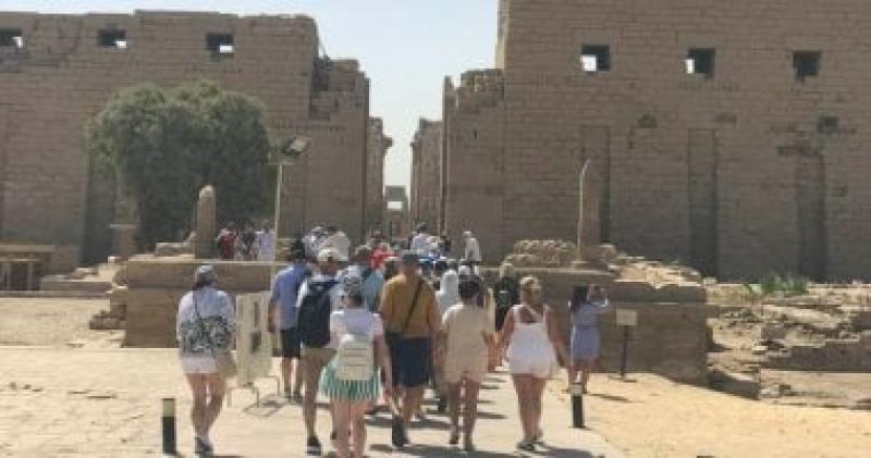 السياح 