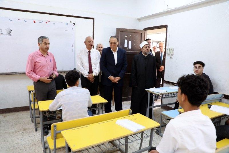 جانب من الامتحانات 