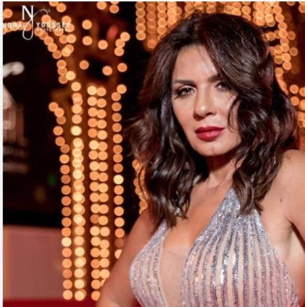  الفنانة نجلاء بدر 